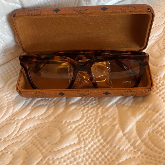 MCM Visetos Wallet and Glasses Bundle - Picture 14 of 14